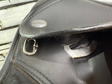 Load image into Gallery viewer, 16” XXW/Changeable Gullet Thorowgood T4 Pony Club LL GP Saddle - Black