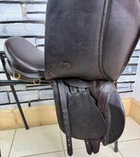 Load image into Gallery viewer, 17” Wide-XW Ideal H&amp;C Cob GP/WH Saddle - Brown