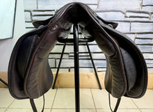 Load image into Gallery viewer, 18” XW Sue Carson Flair Dressage Saddle on 17” Panels-Brown- Big Blocks