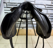 Load image into Gallery viewer, 18” MW Ideal Suzannah Dressage Saddle - Black