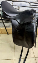 Load image into Gallery viewer, 17” Medium Kieffer Wien DL Dressage Saddle - Black
