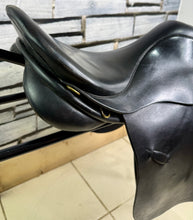 Load image into Gallery viewer, 17” Wide Farrington/Shires GP Saddle - Black