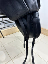 Load image into Gallery viewer, 17” Medium Kieffer Wien DL Dressage Saddle - Black