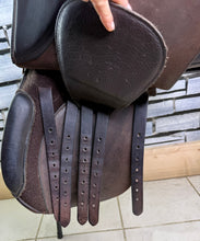 Load image into Gallery viewer, 17 1/2” XW Ideal VSD H&amp;C Cob GP Saddle -Brown- Point &amp; Balance Straps