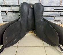 Load image into Gallery viewer, 17” 3XW/Changeable Gullet Wintec Wide Cob GP Saddle - Black