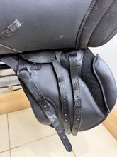 Load image into Gallery viewer, 16 1/2” Wide-XW Changeable Gullet Thorowgood Long Leg Pony GP Saddle -Black- Flocked