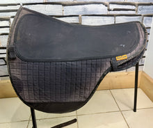 Load image into Gallery viewer, Size 2 Barefoot Cheyenne Treeless Leather GP Saddle - with Pads &amp; Girth - Black - Cob