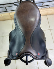 Load image into Gallery viewer, 16” Wide Albion Selecta Pony GP/Jump Saddle - Brown