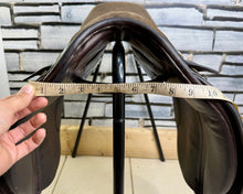 Load image into Gallery viewer, 16” XW Jeffries Close Contact Show/WH Saddle - Brown - Extra Wide