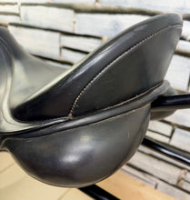 Load image into Gallery viewer, 17” Medium/Changeable Gullet Bates Caprilli GP Saddle - Black Leather