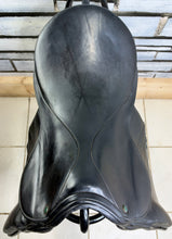 Load image into Gallery viewer, 18” 29.5/MW Stubben Romanus Show/Working Hunter Saddle - Brown