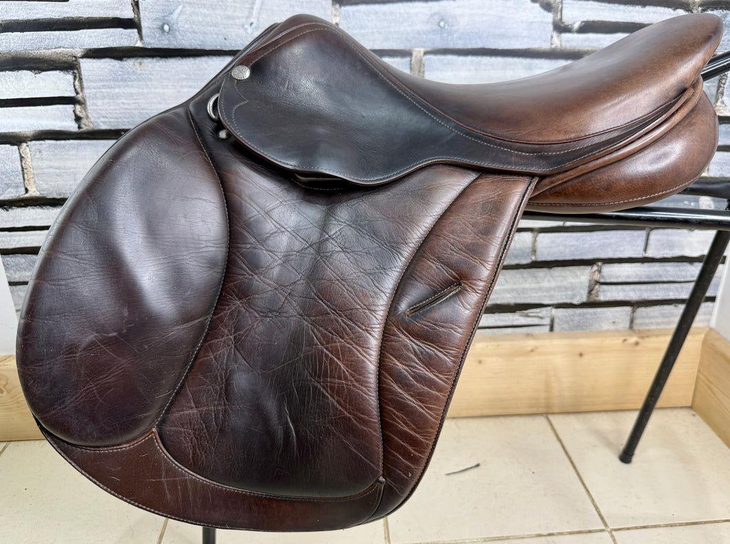 17” MW Frank Baines Jump Saddle - Brown