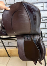 Load image into Gallery viewer, 17” Wide Crown/Ideal 1350 GP Saddle - Brown - Big Blocks - English Leather