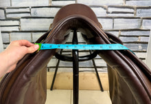Load image into Gallery viewer, 17 1/2” Wide R&amp;R Ideal Event/Grandee Saddle - Brown
