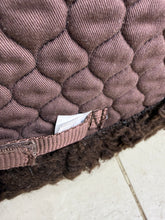 Load image into Gallery viewer, S/H Nuumed Full Wool Rolled Edge WH Numnah -Brown- XL