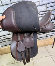 Load image into Gallery viewer, 17” MW/Changeable Gullet Wintec 500 VSD GP Saddle - Brown - Cair