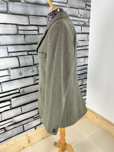 Load image into Gallery viewer, Gents Mears Pytchley Keepers Tweed Hunt Coat/Jacket - Size 40