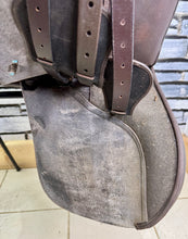 Load image into Gallery viewer, 17” XW/Changeable Gullet Wintec 500 VSD GP Saddle - Brown - Cair - Extra Wide