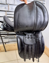 Load image into Gallery viewer, 17” XW Global Saddlery English VSD/GP/WH Saddle - Black
