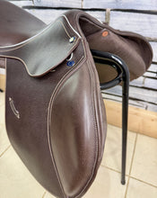 Load image into Gallery viewer, 16” MW John Whitaker Rio Pony Jump Saddle - Brown - Full Leather - Heat Adjustable