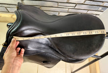 Load image into Gallery viewer, 16 1/2” Medium Farrington Burford Event GP Saddle - Black