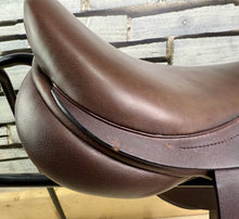 Load image into Gallery viewer, 17 1/2” MW Winners Circle Jump Saddle - Brown