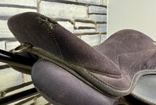 Load image into Gallery viewer, 16” XW Thorowgood Maxam Cob GP Saddle - Black