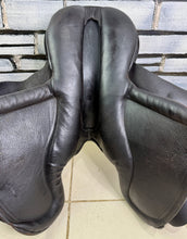Load image into Gallery viewer, 17” MN Paul Jones Full Tree Racing Saddle - Brown