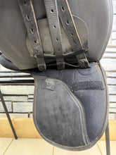 Load image into Gallery viewer, 15” XW Thorowgood Pony Club GP Saddle - Black