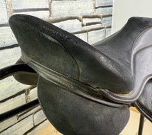 Load image into Gallery viewer, 17” Narrow Thorowgood Griffen High Wither GP Saddle-Black