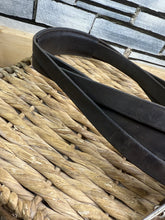 Load image into Gallery viewer, S/H 44” English Leather Balding Anti-Chafe Girth - Brown