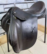 Load image into Gallery viewer, 17 1/2” Medium Black Country Event/GP Saddle - Black