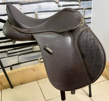 Load image into Gallery viewer, 14 1/2” Wide Changeable Gullet Wintec Pony GP Saddle -Brown- Flocked
