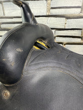 Load image into Gallery viewer, 15” Wintec Western Saddle - Black