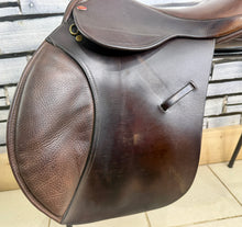 Load image into Gallery viewer, 17 1/2” Wide R&amp;R Ideal Event/Grandee Saddle - Brown