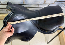 Load image into Gallery viewer, 17 1/2” MW Albion K2 Jump Saddle - Black -Big Blocks- Mega Comfy