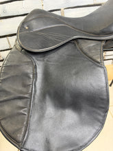 Load image into Gallery viewer, 17” Wide Thorowgood Griffin Cob GP Saddle -Black- Flat Tree - W