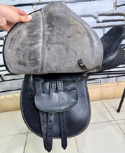 Load image into Gallery viewer, 16 1/2” XW Thorowgood Cob GP Saddle - Black