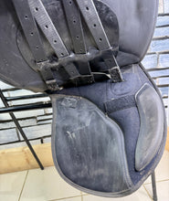 Load image into Gallery viewer, 17 1/2” XW Thorowgood Griffin Standard GP Saddle - Black