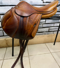Load image into Gallery viewer, 17” Wide Butet Monoflap Cross Country Jump Saddle - Brown/Tan