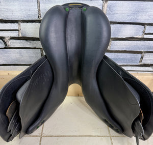 17 1/2” MW Devoucoux Socca Jump Saddle - Black
