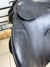 Load image into Gallery viewer, 17” Medium/Changeable Gullet Bates Caprilli GP Saddle - Black Leather
