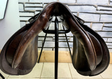 Load image into Gallery viewer, 16 1/2” Wide Sandringham Cob GP Saddle - Brown - English Leather