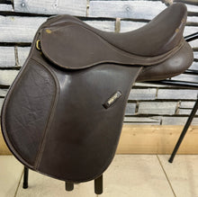 Load image into Gallery viewer, 15” XW Changeable Gullet Wintec Pony GP Saddle - Brown - Flocked