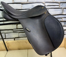 Load image into Gallery viewer, 17” XW/Changeable Gullet Wintec GP Saddle - Black