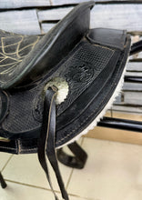 Load image into Gallery viewer, 12 1/2” SQHB Shetland Leather Western Saddle - Black - Pony Size