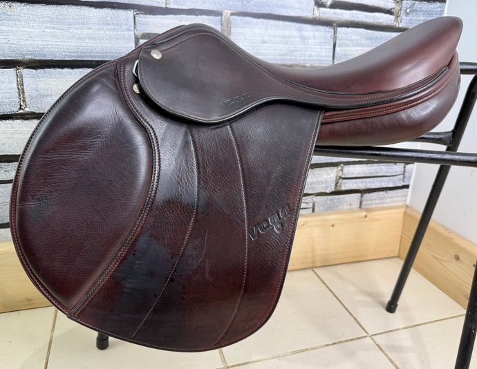17” MW Amerigo Vega Jump Saddle - Brown
