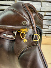 Load image into Gallery viewer, 17” Medium Farrington Burford Event Saddle - Brown