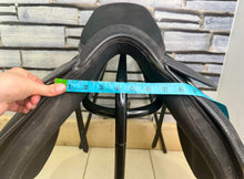 Load image into Gallery viewer, 17 1/2” Wide Thorowgood Griffin Cob GP Saddle - Black