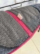 Load image into Gallery viewer, S/H Rambo Non-Slip Grip Saddlepad - Cob - Wine